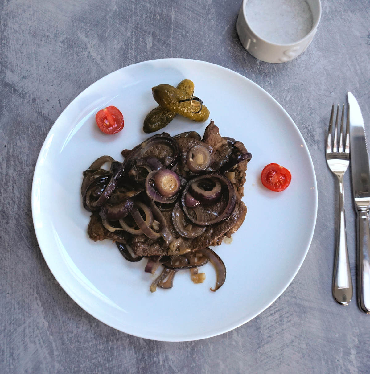PanFried Calves' Liver And Red Onions Recipe Cuisine Fiend